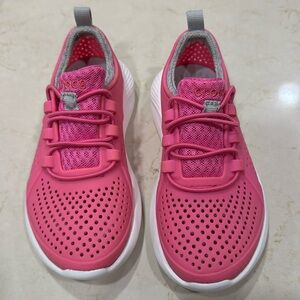 Crocs Kids - Literide Pacer Sneaker Pink - Size: C11
